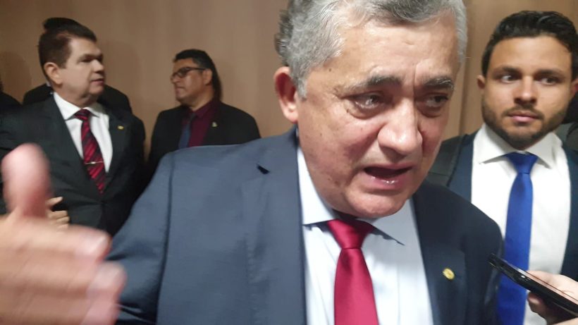 José Guimarães confirma Camilo Santana para o MEC e Izolda Cela na  Educação Básica