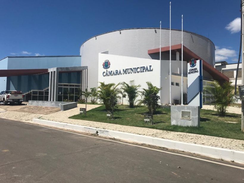 MPCE investiga nomeação de servidores “fantasmas” na Câmara de Juazeiro