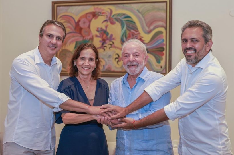 Lula constrói saída para impasse e divide MEC entre Camilo Santana e Izolda Cela