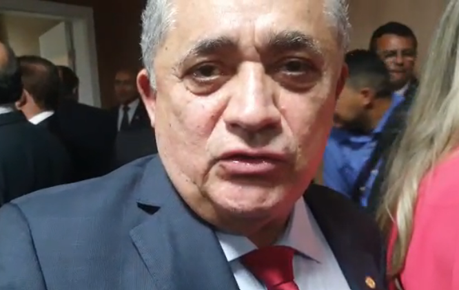 José Guimarães afirma que PEC do Bolsa Família será aprovada na terça-feira (20)