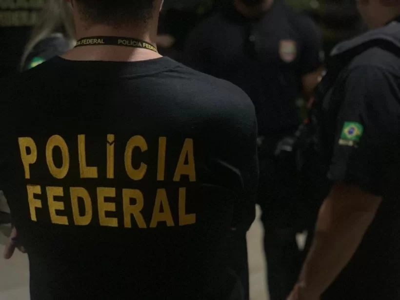 Polícia Federal prende suspeito de cometer fraudes no Auxílio Emergencial
