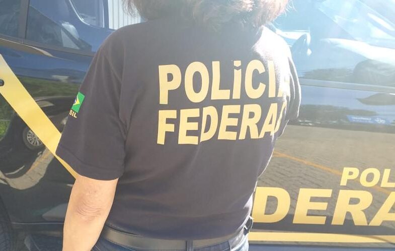 Polícia Federal prende suspeito de cometer fraudes no Auxílio Emergencial