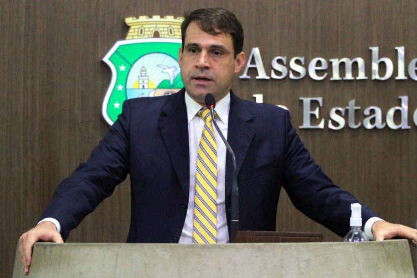 Salmito Filho é cotado para ser candidato a prefeito de Caucaia, com apoio de Valim