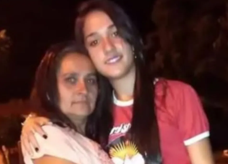 Mãe e filha morrem após carro colidir frontalmente com motocileta em Tauá