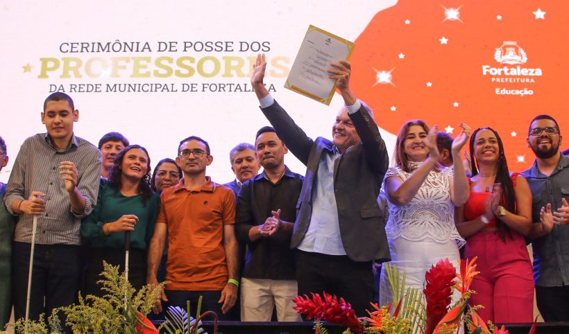 Professores empossados começam a atuar na Rede Municipal de Fortaleza nesta sexta-feira