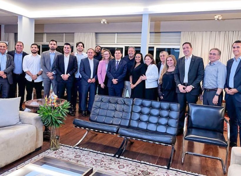 Presidente da Câmara dos Deputados reúne bancada cearense para articular apoio à sua reeleição