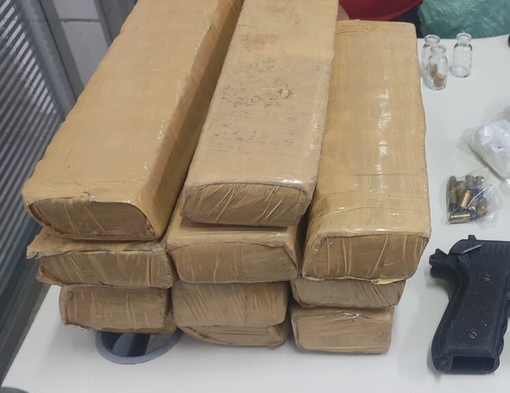 CPRaio desarticula grupo criminoso e apreende 9 kg de drogas em Fortaleza