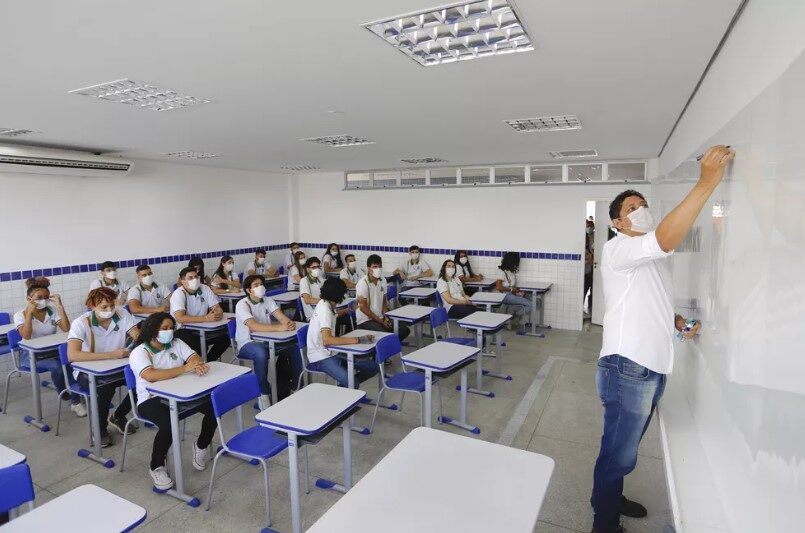 Sobe para 41 o número de municípios cearenses que aderiram ao reajuste no salário dos professores
