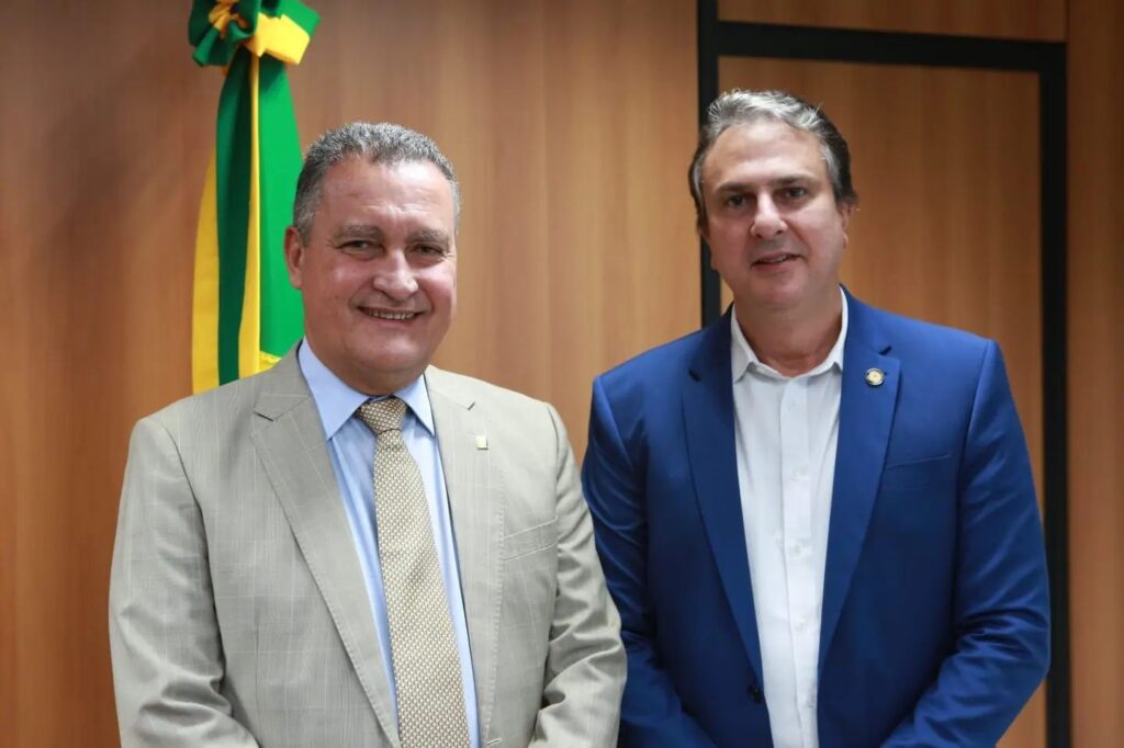 Camilo Santana se reuniu nesta quarta (11) com o ministro da Casa Civil, Rui Costa. (Foto: reprodução/Instagram)