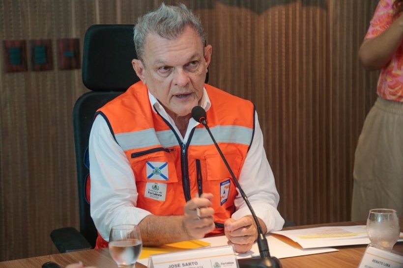 Prefeito de Fortaleza cria grupo de trabalho para estudar passe livre estudantil na Capital