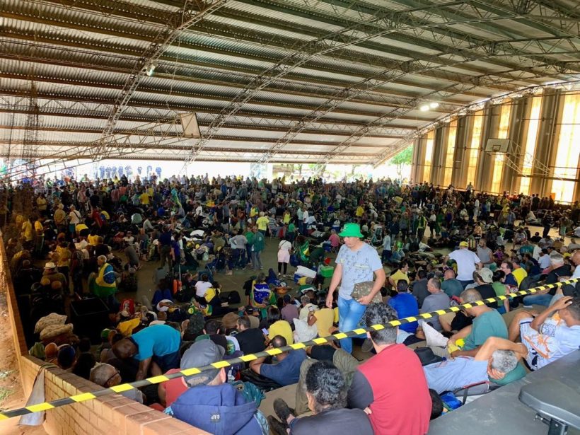 Chega a 1.500 o número de presos por atos antidemocráticos em Brasília