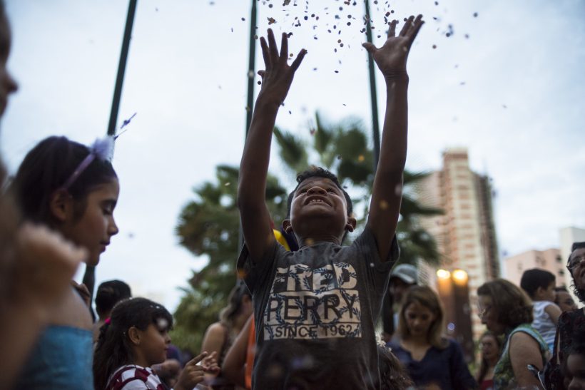 Com clima carnavalesco e realização do Sesc, Espaço Mais Infância retorna à Praça Luiza Távora