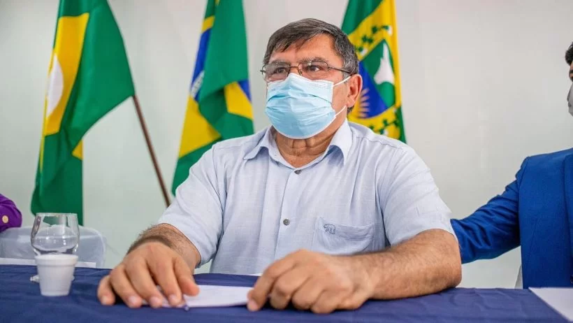 Dr. Pirulito, prefeito Braguinha, compra 750 caixões por R$ 978 mil