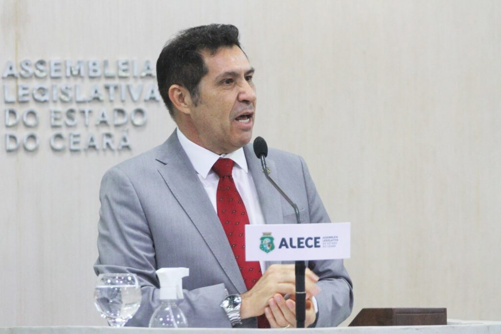 Deputado estadual De Assis Diniz. (Foto: Júnior Pior/Assembleia Legislativa do Ceará)