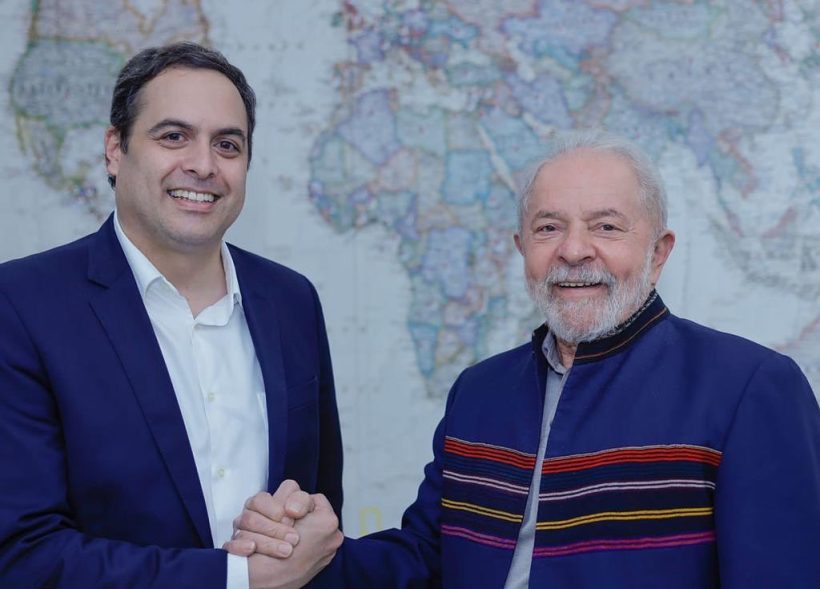 Lula formaliza convite para Paulo Câmara assumir a presidência do BNB