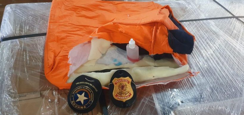 PF apreende 90 kg de cocaína em carga de bolsas femininas no Aeroporto de Fortaleza