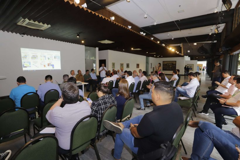 Governo reúne prefeitos para alinhar ações que reduzam prejuízos causados pelas chuvas