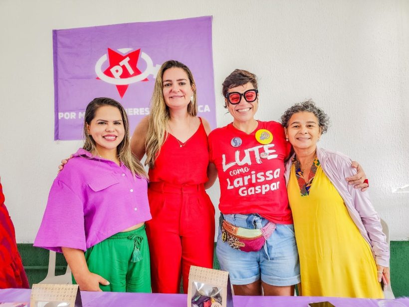 Senadora Augusta Brito participa de evento com mulheres em Caucaia