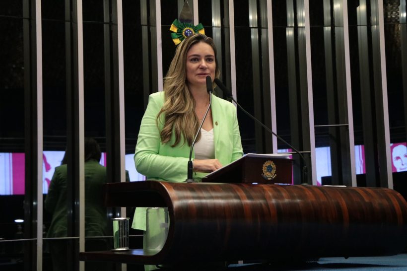 Senadora Augusta Brito marca o Dia da Mulher com discurso no plenário do Senado