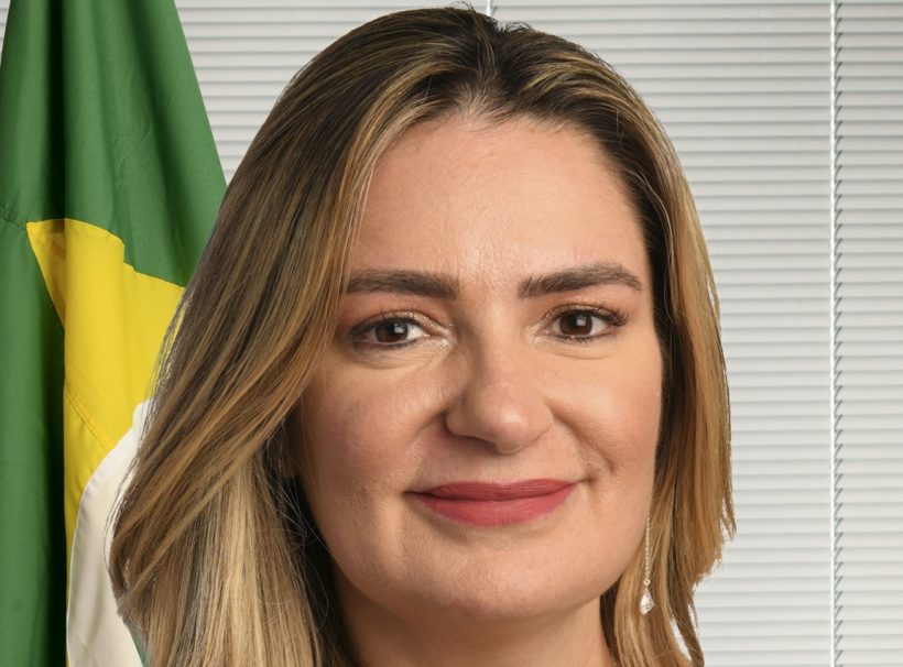 Augusta Brito apresenta projeto alterando Lei de Licitações e Contratos