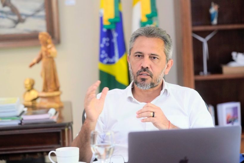 Elmano anuncia trabalho conjunto da SSPDS e Seduc para coibir ataques em escolas