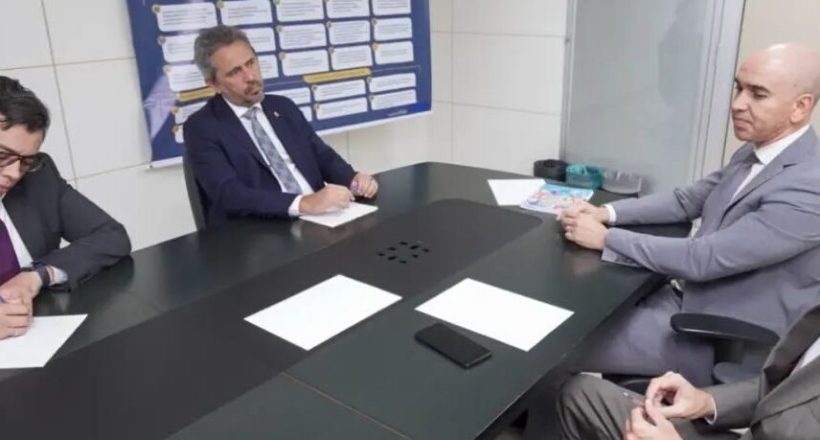 Elmano acredita ter avançado em tratativas para retomada do “Minha Casa, Minha Vida” no Ceará