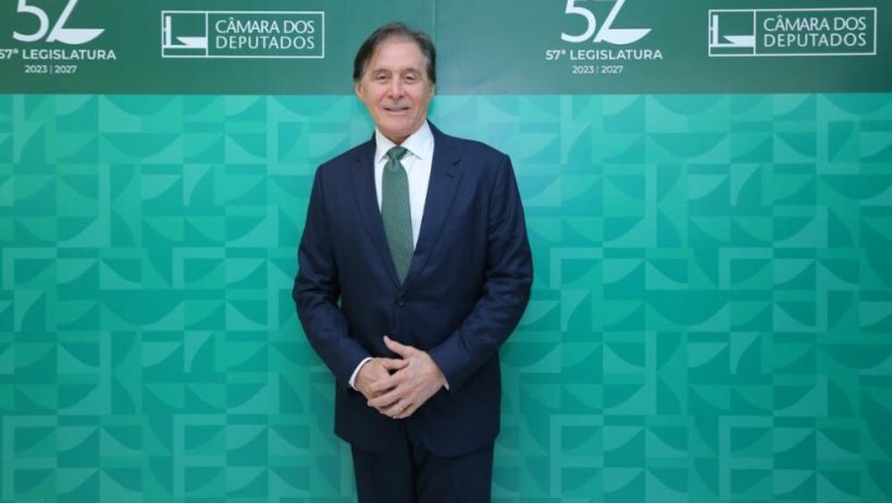 Eunício destaca aniversário de lei que facilita renegociação de dívidas dos agricultores do NE