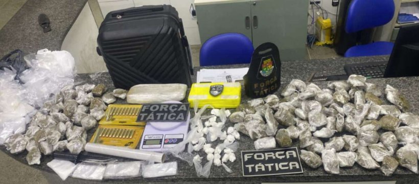 Força Tática apreende 4,5kg de drogas com casal de traficantes em Iguatu
