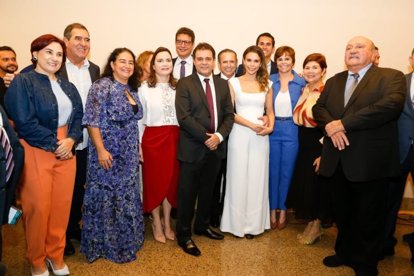 Gabriella Aguiar assume Unipace defendendo a ciência e a integração com os 184 municípios