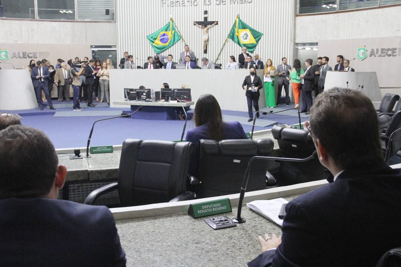 Alece aprova programa que garante passagens gratuitas no transporte intermunicipal