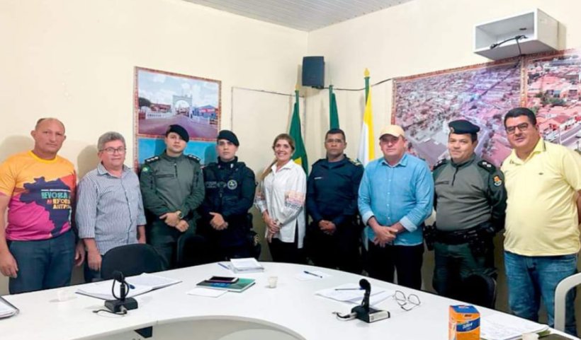 Prefeitura de Crateús reúne autoridades para discutir segurança nas escolas