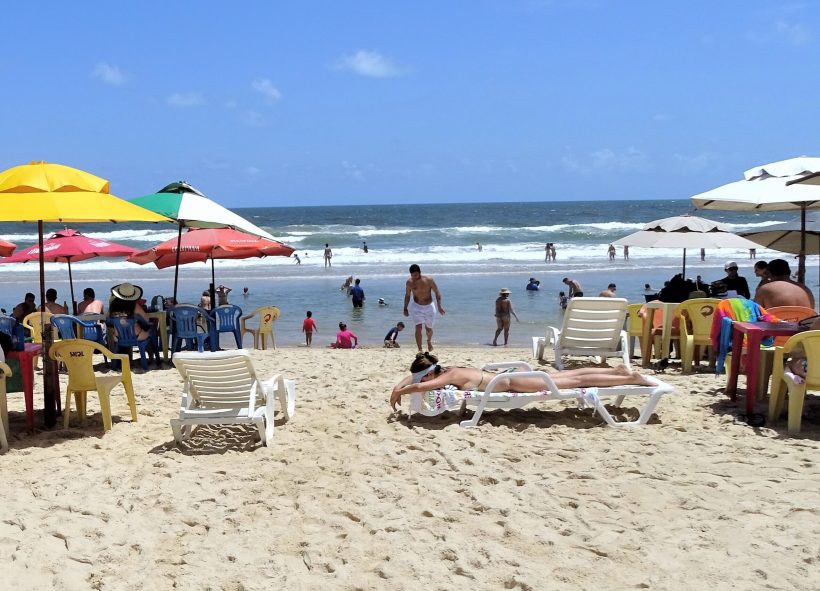 Fortaleza tem 11 trechos próprios para banho neste fim de semana