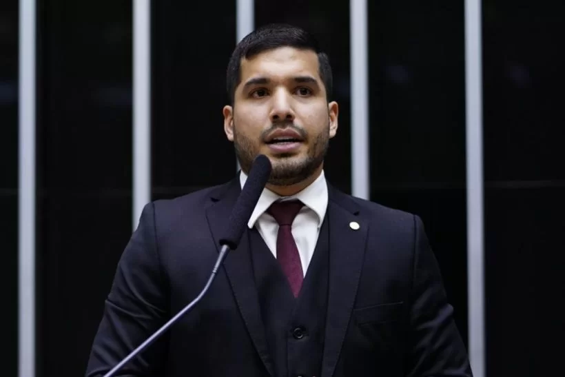 Deputado André Fernandes ameaça pedir prisão do ex-ministro da GSI, Gonçalves Dias