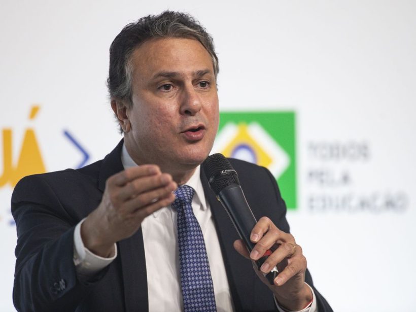 Camilo comunica mudanças no Fies e explica como funcionará “Pé de Meia” do Ensino Médio