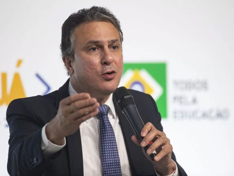 Camilo anuncia investimento de R$ 3 bilhões em medidas contra violência nas escolas