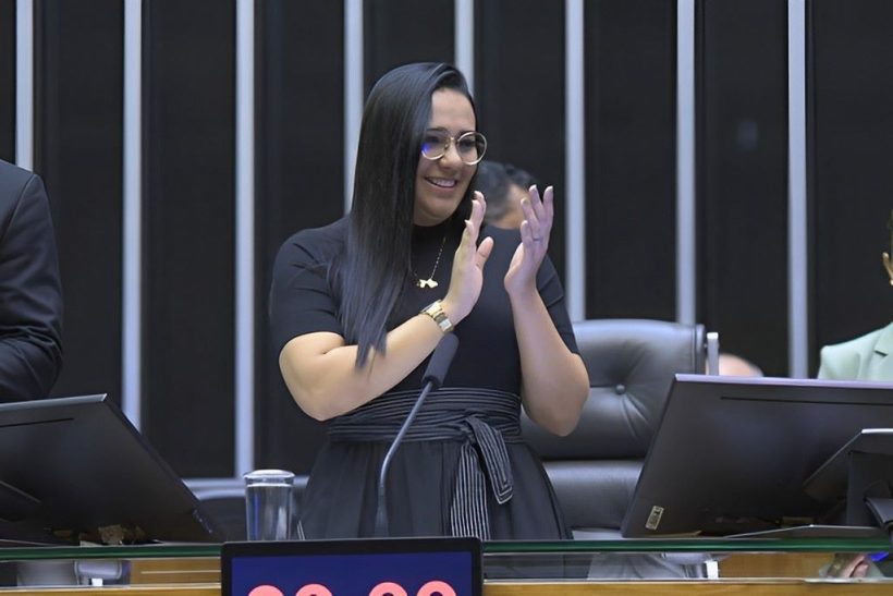 Dayany Bittencourt lança Frente Parlamentar da Endometriose nesta quarta