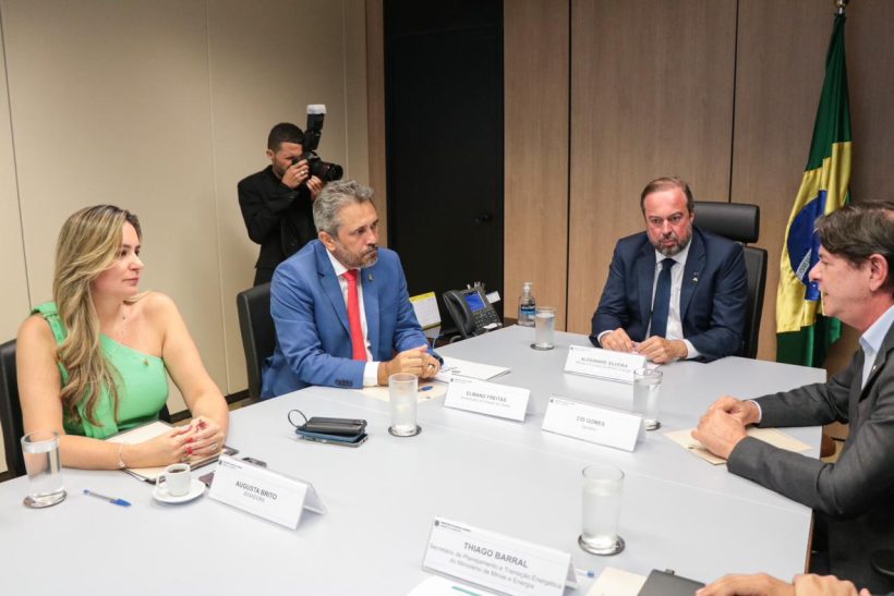 Elmano, Augusta e Cid se reúnem com ministro de Minas e Energias em prol do Ceará