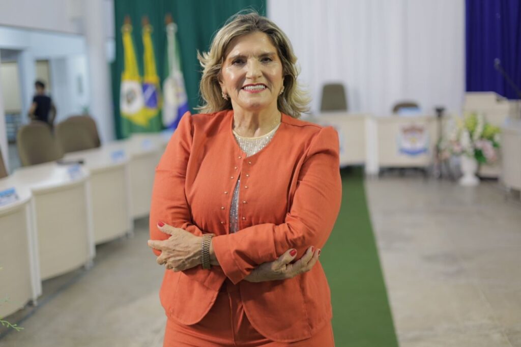 Simone Félix é presidente da Câmara Municipal de Acopiara. (Foto: reprodução/Facebook)