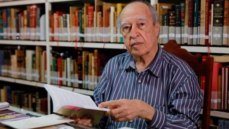 Ex-governador Lúcio Alcântara receberá Medalha do Mérito Parlamentar pela Alece