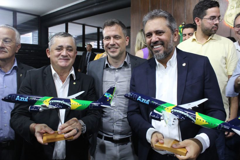 José Guimarães comemora retorno de voos entro Juazeiro e Fortaleza