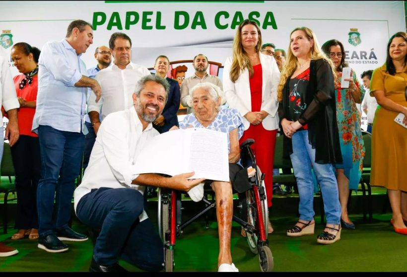 Elmano acena para Evandro e  Luizianne ao mesmo tempo e “Lôra” retorna oficialmente ao jogo