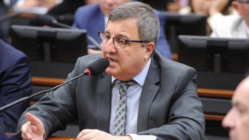 Proposta de Danilo Forte resulta em R$ 156 milhões para crianças com deficiências