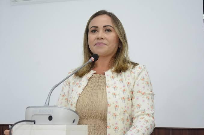 Eduardo Bismarck tira licença e Enfermeira Ana Paula assume vaga