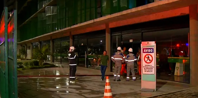 Anexo da Assembleia Legislativa tem princípio de incêndio nesta madrugada