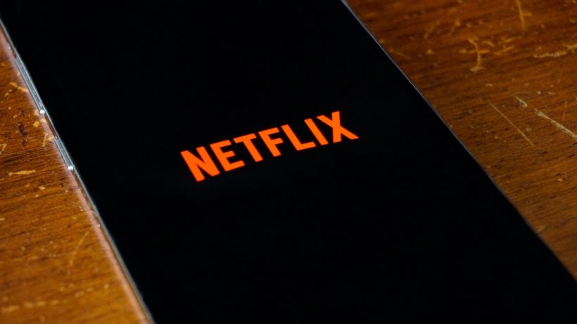 Procon Fortaleza notifica Netflix por cobrança extra no compartilhamento de senha