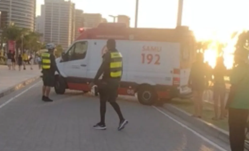 Criança de é salva após afogamento na Beira Mar de Fortaleza