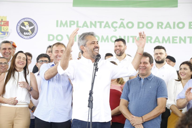 Elmano anuncia criação de cartão popular no valor de R$ 300,00 durante evento no interior