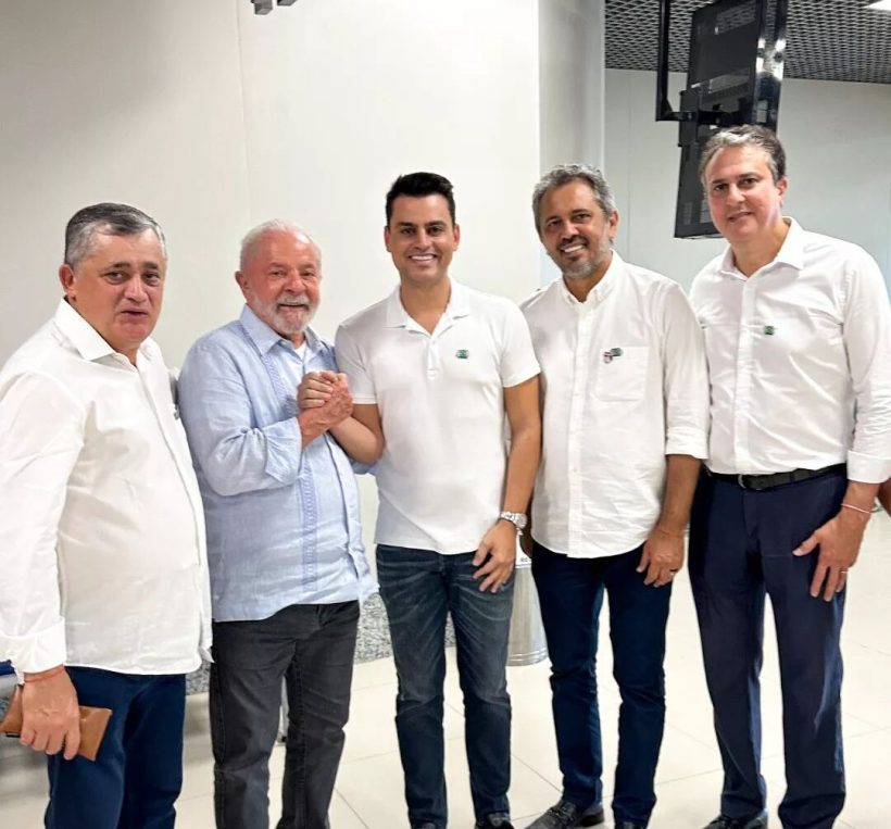 Deputado Yury do Paredão recepciona presidente Lula em Juazeiro do Norte