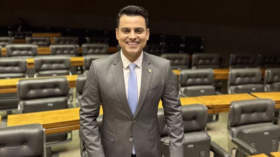 Yury do Paredão ressalta que não é investigado pela PF e defende emendas transparentes