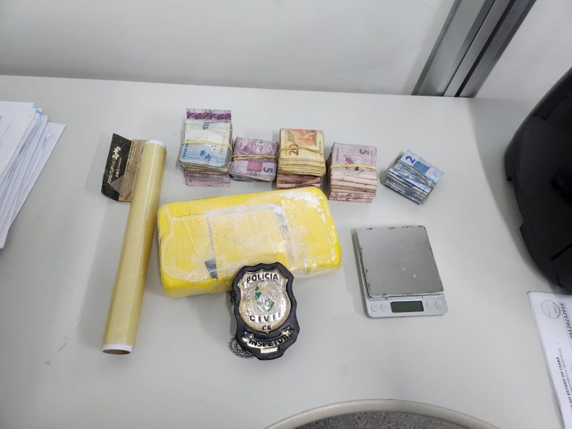 Dupla é presa por tráfico de drogas durante operação policial em Fortaleza